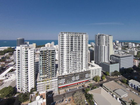 Oaks Darwin Elan Hotel - Palm Beach Accommodation 0