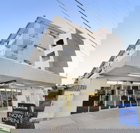 Oaks Moranbah Suites - Palm Beach Accommodation