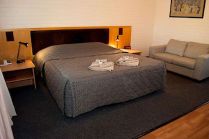 Angaston SA Palm Beach Accommodation