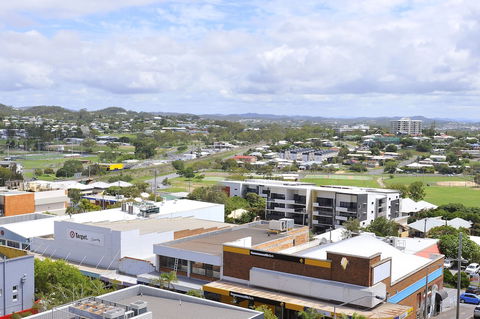 Apartments G60 Gladstone - Palm Beach Accommodation 0