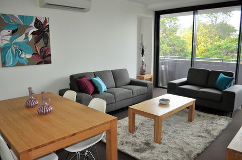 Apartments G60 Gladstone - Palm Beach Accommodation 3