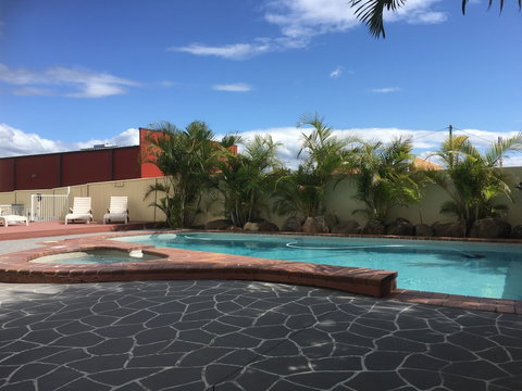 Burleigh Point Holiday Apartments - Palm Beach Accommodation 2