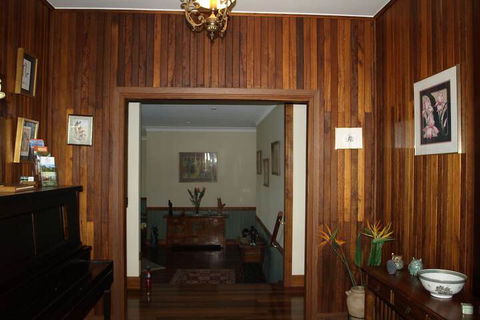 Amamoor Lodge - Palm Beach Accommodation 3