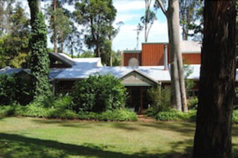 Clarendon Chalets - Palm Beach Accommodation 0