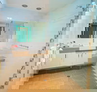 Tuscany Apartments - Palm Beach Accommodation