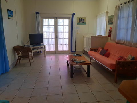 Arcadia Beach Guest House - Palm Beach Accommodation 6