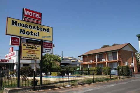Homestead Motel - Palm Beach Accommodation 2