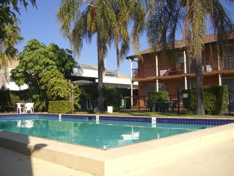 Homestead Motel - Palm Beach Accommodation 3