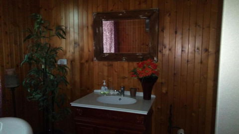 GOLDEN LACE B & B - Palm Beach Accommodation 3