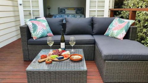 A Coonawarra Experience - Palm Beach Accommodation 1