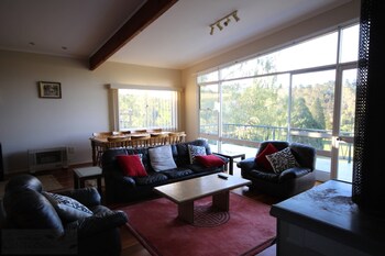 Fairways Close - Palm Beach Accommodation 6