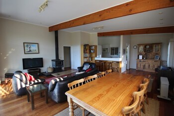 Fairways Close - Palm Beach Accommodation 3