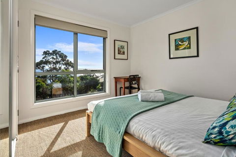 GRANITE BEACH HOUSE At Bay Of Fires - Palm Beach Accommodation 3
