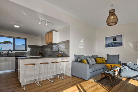 GRANITE BEACH HOUSE At Bay Of Fires - Palm Beach Accommodation 6