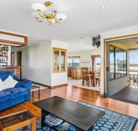Rocks Retreat House with Sea Views - Palm Beach Accommodation