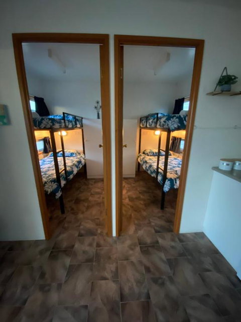 Rocks Retreat Cabin Seal - Palm Beach Accommodation 6