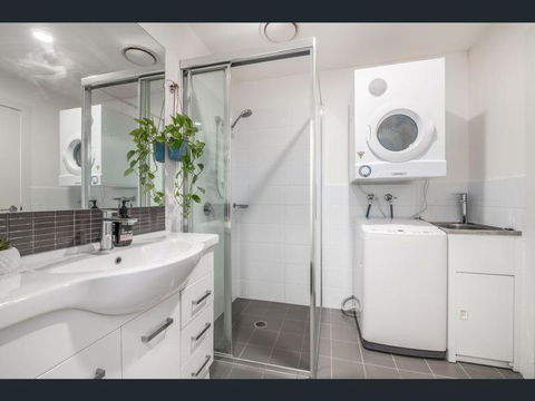 Arvia Newcastle - Palm Beach Accommodation 2