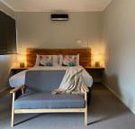 Railway Hotel Queenstown - Palm Beach Accommodation