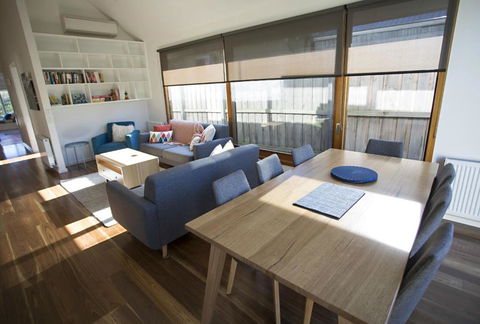 GALWAY COTTAGE - Palm Beach Accommodation 6