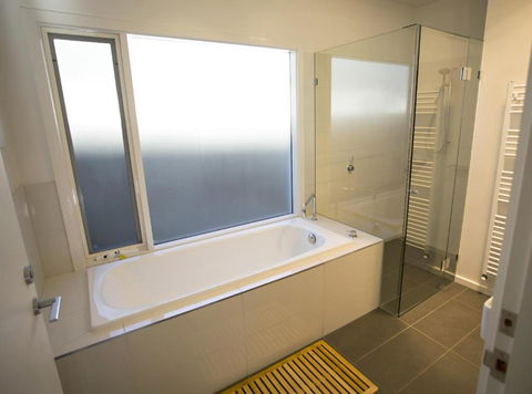 GALWAY COTTAGE - Palm Beach Accommodation 1
