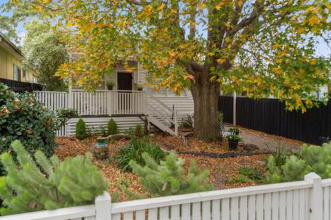 Amber Cottage Luxury Seaside Retreat With Outdoor Spa! - Palm Beach Accommodation 6