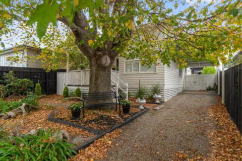Amber Cottage Luxury Seaside Retreat With Outdoor Spa! - Palm Beach Accommodation 7
