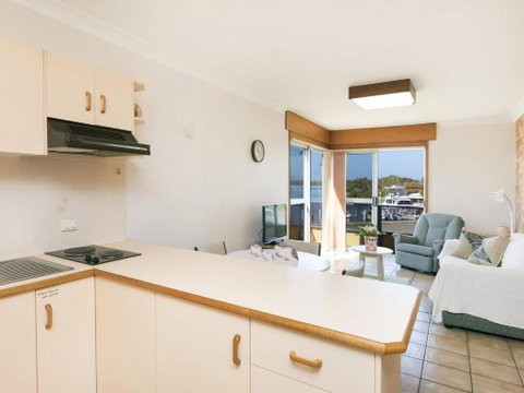 Fairholme 12 - Palm Beach Accommodation 1