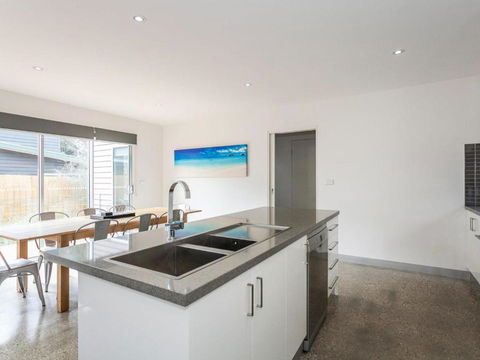 ANGLE By THE SEA Anglesea - Palm Beach Accommodation 1