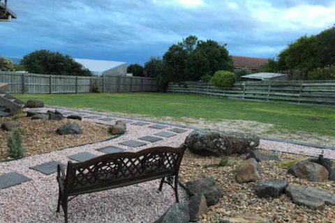 OCEAN BREEZE - Palm Beach Accommodation 0