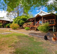 Sunnyhurst Chalets Rural Stay - Palm Beach Accommodation
