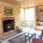 Adelaide Hills Camellia Cottage WiFi - Palm Beach Accommodation 0