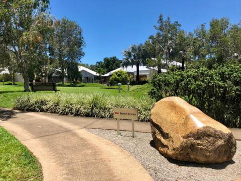 CANOPY HOUSE At PALM COVE - Palm Beach Accommodation 1