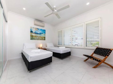 CANOPY HOUSE At PALM COVE - Palm Beach Accommodation 6