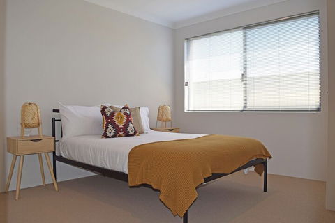 The Kingsley's Place Piara Waters - Palm Beach Accommodation 2