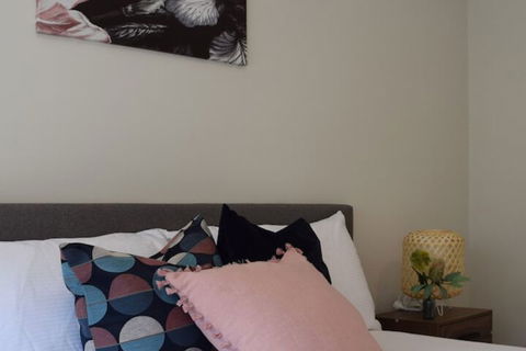 The Kingsley's Place Piara Waters - Palm Beach Accommodation 5