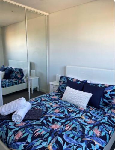 LOCATION LOCATION CITY VIEWS NETFLIX WIFI WINE - Palm Beach Accommodation 5