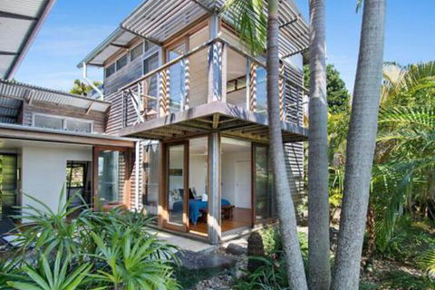 Above The Pass - Palm Beach Accommodation 7