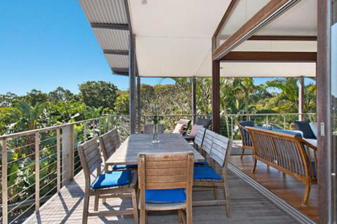 Above The Pass - Palm Beach Accommodation 2