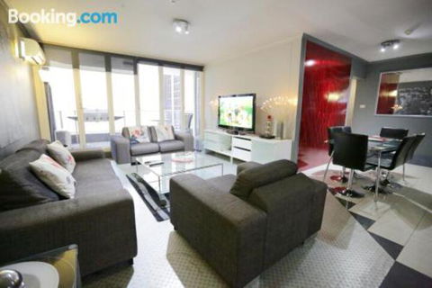 Ausmine Carrington Apartment - Palm Beach Accommodation 4
