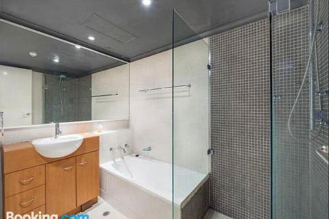 Ausmine Carrington Apartment - Palm Beach Accommodation 0