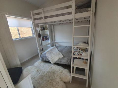 Oakey Creek HV Country Retreat Walk To Wine Tasting - Palm Beach Accommodation 0