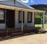 Rail Trail Cottage - Palm Beach Accommodation