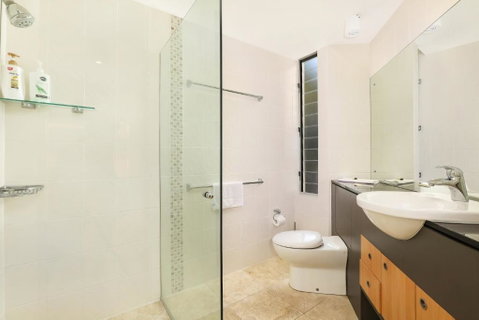 The Beach House - Palm Beach Accommodation 3