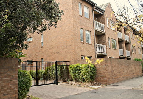 Adelaide Dresscircle Apartments - Archer Street - Palm Beach Accommodation 3