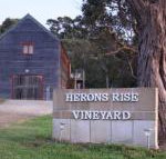 Herons Rise Vineyard Accommodation - Palm Beach Accommodation