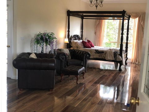 Toolebewang Farm Cottage - Palm Beach Accommodation 3