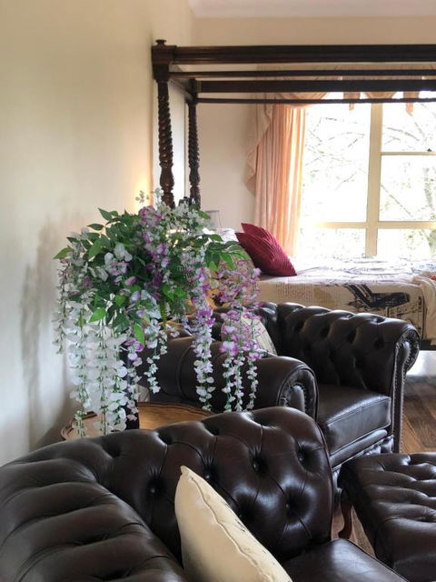 Toolebewang Farm Cottage - Palm Beach Accommodation 5