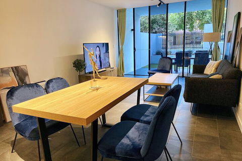 Ascot Apartments - Palm Beach Accommodation 1