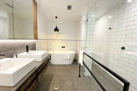 Ascot Apartments - Palm Beach Accommodation 2
