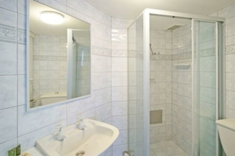 Syrenense Apartments - Palm Beach Accommodation 1